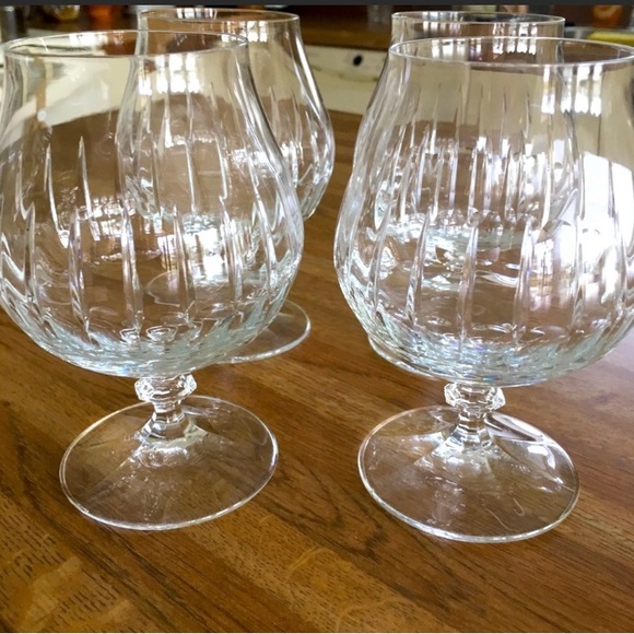 Set of 4 stemmed brandy glasses
Each is 5 1/2” high
2 1/2 diameter. - Picture 1 of 10